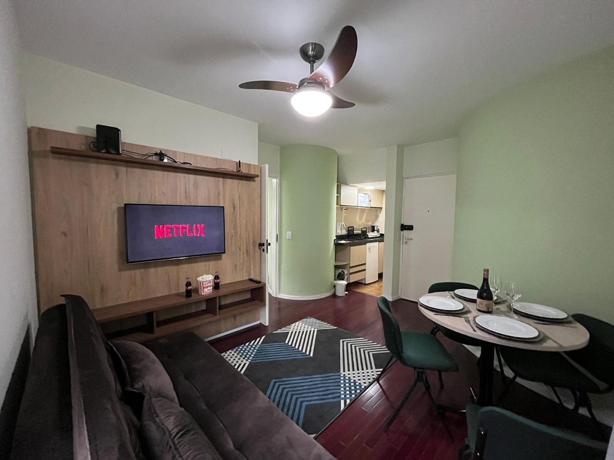 Flat Na Liberdade C/ac | Prox.faculdades&hospitais Apartment *